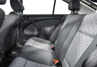 Подержанный автомобиль Skoda Octavia Liftback 2010 года (12 фото)