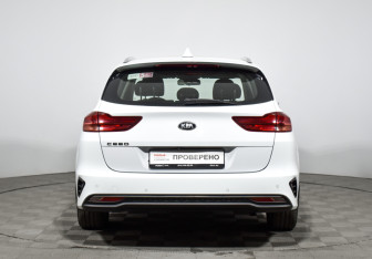 Подержанный автомобиль Kia Ceed Wagon 2020 года (6 фото)