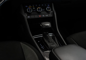 Подержанный автомобиль Skoda Karoq 2020 года (14 фото)