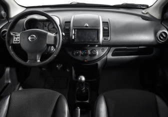 Подержанный автомобиль Nissan Note 2008 года (14 фото)