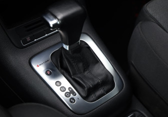 Подержанный автомобиль Volkswagen Tiguan 2008 года (16 фото)