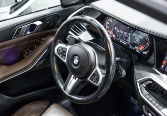 Подержанный автомобиль BMW X5 2019 года (21 фото)