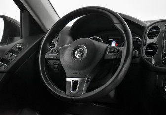 Подержанный автомобиль Volkswagen Tiguan 2014 года (18 фото)