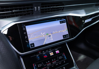 Подержанный автомобиль Audi A6 Wagon 2018 года (21 фото)