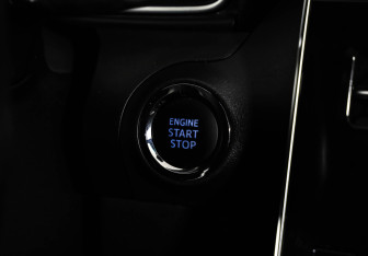 Подержанный автомобиль Toyota Avalon 2022 года (22 фото)