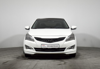 Подержанный автомобиль Hyundai Solaris Sedan 2015 года (2 фото)