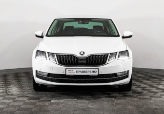 Подержанный автомобиль Skoda Octavia Liftback 2019 года (2 фото)