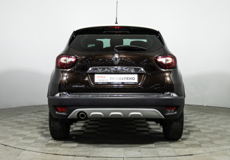 Подержанный автомобиль Renault Kaptur 2017 года (6 фото)