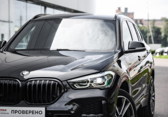 Подержанный автомобиль BMW X1 2019 года (2 фото)