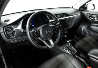Подержанный автомобиль Kia Rio Hatchback 2021 года (11 фото)