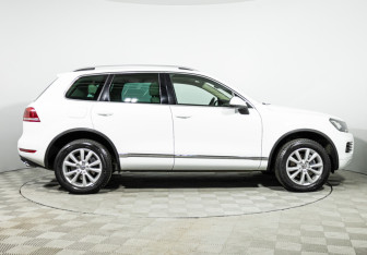 Подержанный автомобиль Volkswagen Touareg 2013 года (4 фото)