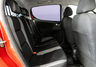 Подержанный автомобиль Peugeot 207 Hatchback 2008 года (13 фото)