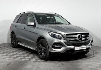 Подержанный автомобиль Mercedes-Benz GLE 2015 года (3 фото)