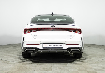 Подержанный автомобиль Kia K5 2020 года (6 фото)