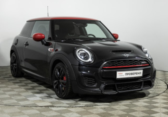 Подержанный автомобиль MINI Hatch 2020 года (3 фото)