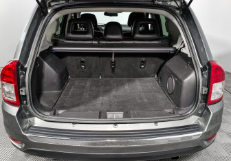 Подержанный автомобиль Jeep Compass 2012 года (18 фото)