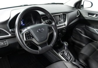 Подержанный автомобиль Hyundai Solaris Sedan 2017 года (11 фото)