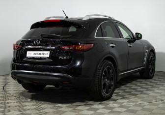 Подержанный автомобиль Infiniti FX 2011 года (5 фото)