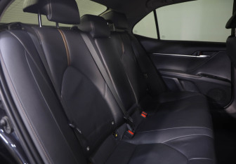 Подержанный автомобиль Toyota Camry Sedan 2019 года (20 фото)