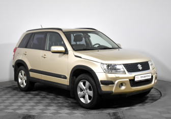 Подержанный автомобиль Suzuki Grand Vitara 2010 года (3 фото)