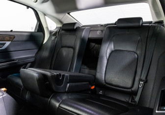 Подержанный автомобиль Jaguar XF Sedan 2016 года (28 фото)