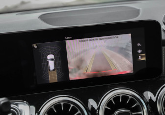 Подержанный автомобиль Mercedes-Benz GLB 2021 года (16 фото)