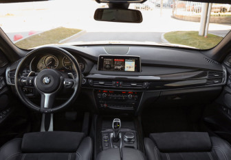Подержанный автомобиль BMW X5 2017 года (13 фото)