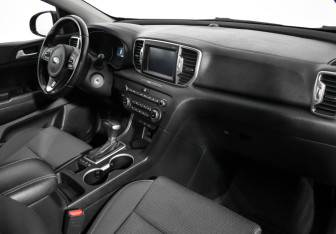 Подержанный автомобиль Kia Sportage 2017 года (12 фото)