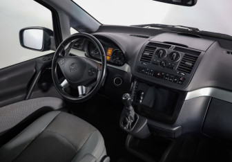 Подержанный автомобиль Mercedes-Benz Viano 2012 года (7 фото)