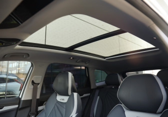 Подержанный автомобиль Geely Atlas 2023 года (27 фото)