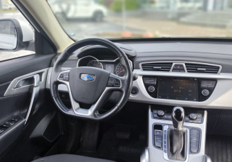 Подержанный автомобиль Geely Atlas 2018 года (14 фото)
