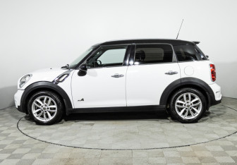 Подержанный автомобиль MINI Countryman 2012 года (8 фото)