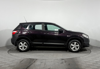 Подержанный автомобиль Nissan Qashqai 2010 года (4 фото)