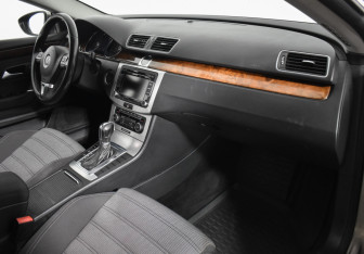 Подержанный автомобиль Volkswagen Passat CC 2011 года (12 фото)