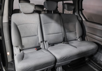 Подержанный автомобиль Hyundai H-1 2018 года (19 фото)