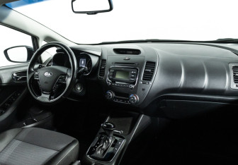 Подержанный автомобиль Kia Cerato Sedan 2018 года (9 фото)