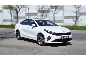 Новый Kia K3 Sedan 2025 (7 фото)