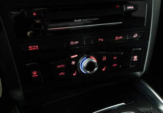 Подержанный автомобиль Audi Q5 2012 года (17 фото)