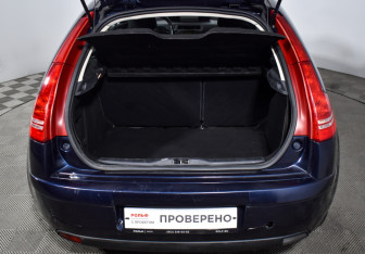 Подержанный автомобиль Citroen C4 Hatchback 2009 года (18 фото)