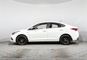 Подержанный автомобиль Hyundai Solaris Sedan 2017 года (8 фото)