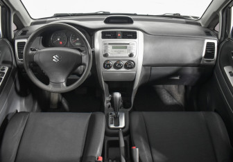 Подержанный автомобиль Suzuki Liana Wagon 2006 года (13 фото)