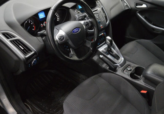 Подержанный автомобиль Ford Focus Wagon 2013 года (10 фото)