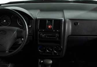 Подержанный автомобиль Hyundai Getz 2008 года (14 фото)