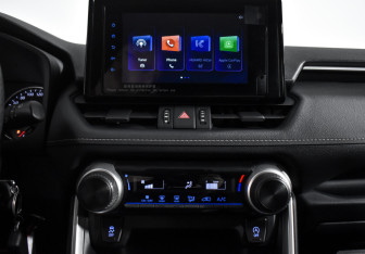 Подержанный автомобиль Toyota RAV4 2022 года (16 фото)