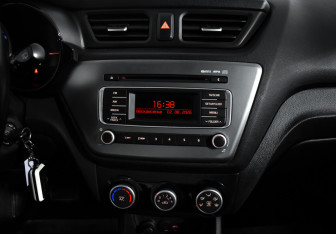 Подержанный автомобиль Kia Rio Hatchback 2016 года (17 фото)