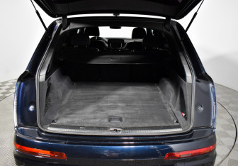 Подержанный автомобиль Audi Q7 2016 года (20 фото)