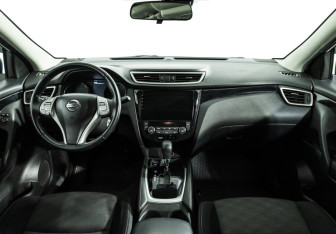 Подержанный автомобиль Nissan Qashqai 2018 года (13 фото)
