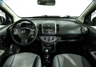 Подержанный автомобиль Nissan Note 2008 года (13 фото)