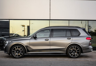 Подержанный автомобиль BMW X7 2021 года (9 фото)