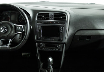 Подержанный автомобиль Volkswagen Polo Sedan 2018 года (14 фото)